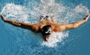 Can swimming help in a shoulder injury?