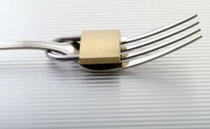 How to Treat Eating Disorder at Home Naturally?