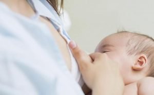 I feel pain in my nipples while breast feeding?